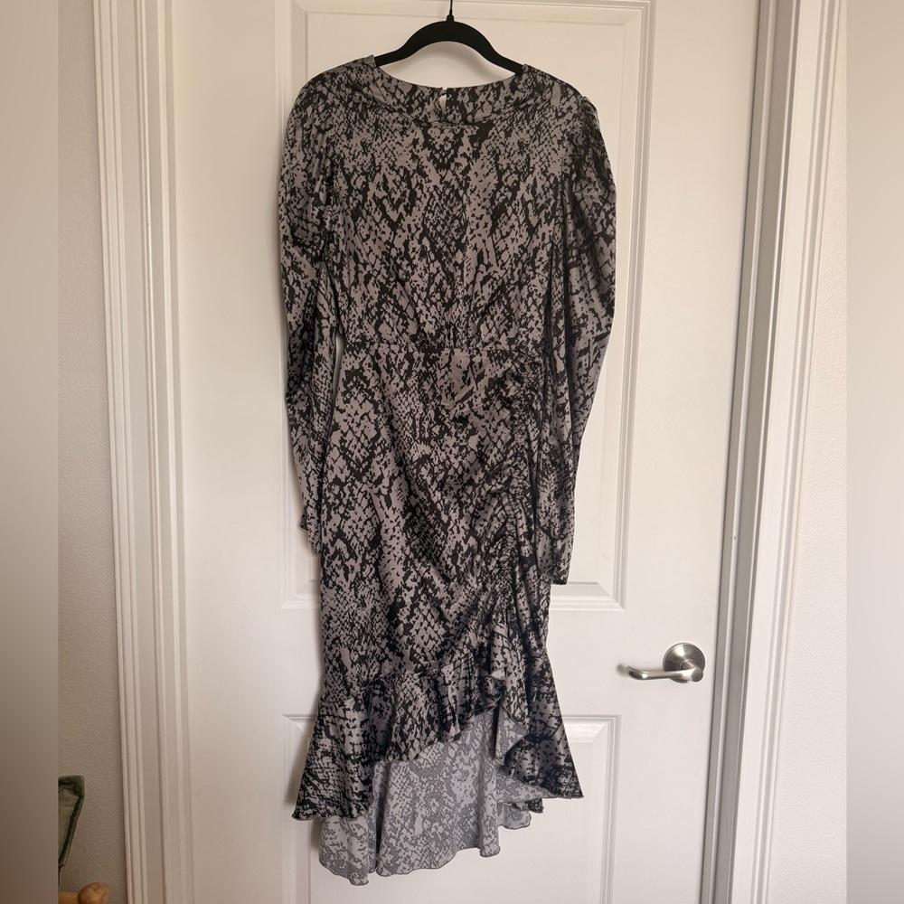 Forever 21 Black and Gray Snake Patterned Midi Mermaid Dress